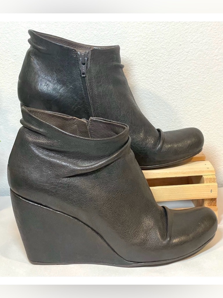 Coclico “Haele” Dark Espresso Brown Wedge Ankle Booties. Eu40 | Us 10 | Euc